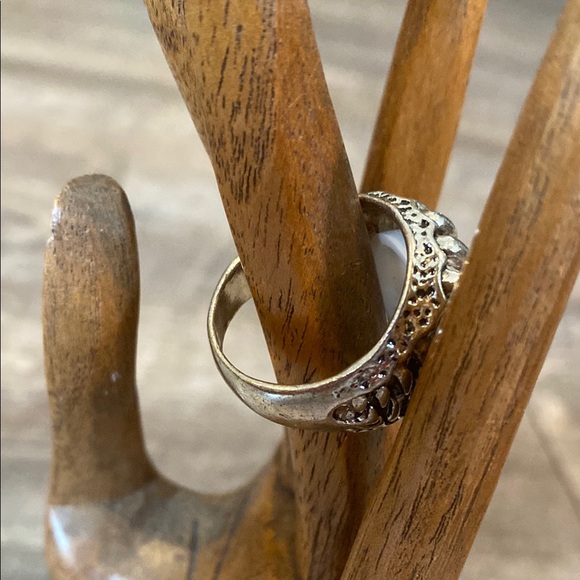 Silver Ring with Blue Eye Design - Picture 4 of 11